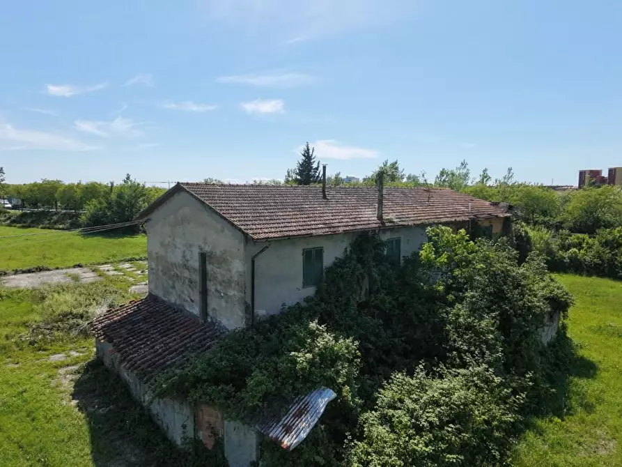 Immagine 3 di Rustico / casale in vendita  a Pontedera