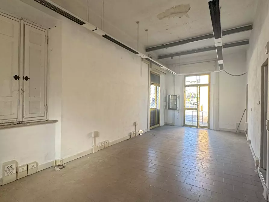 Immagine 2 di Locale commerciale in affitto  a Pisa