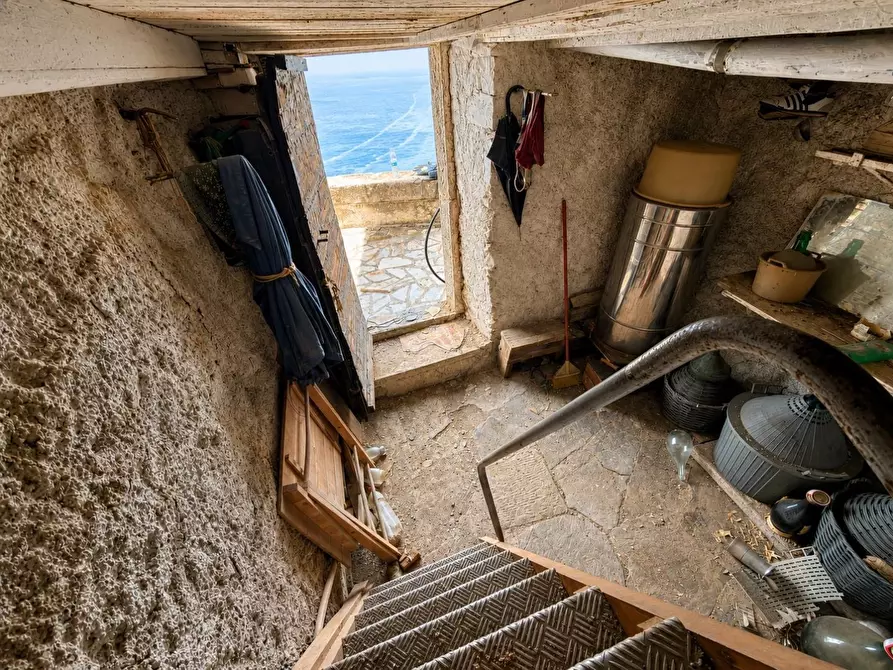 Immagine 7 di Rustico / casale in vendita  a La Spezia