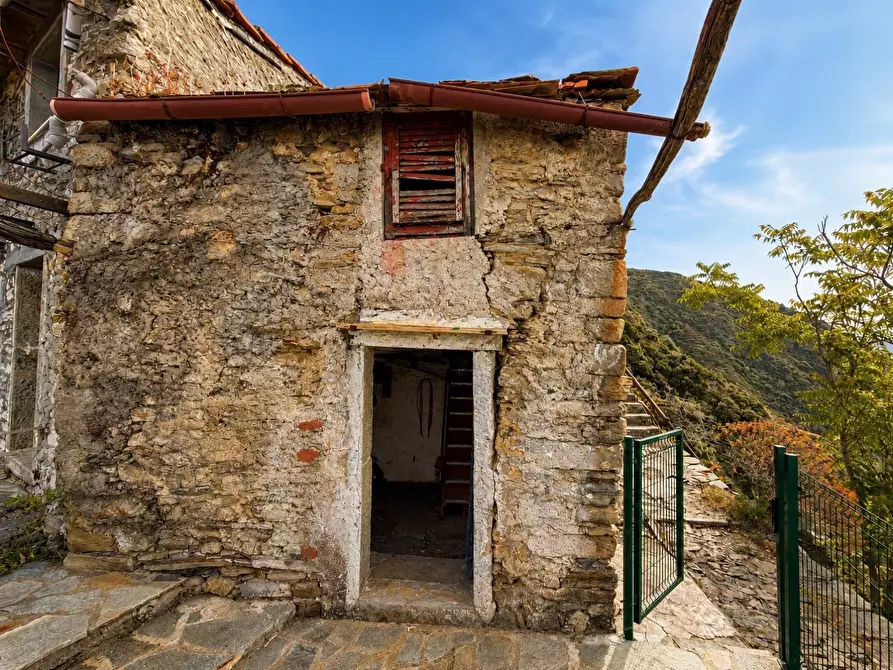 Immagine 6 di Rustico / casale in vendita  a La Spezia