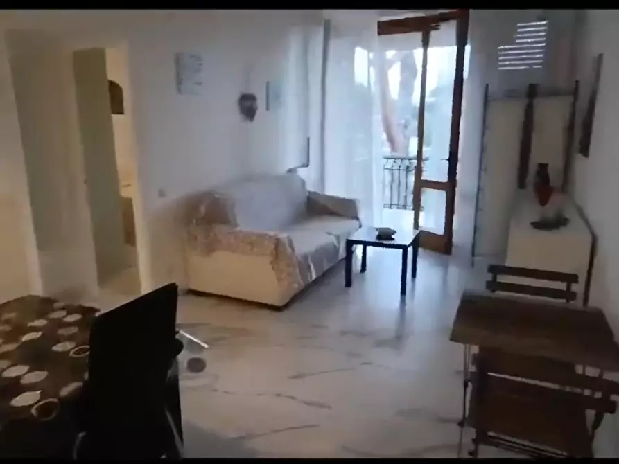 Immagine 2 di Appartamento in vendita  a Viareggio