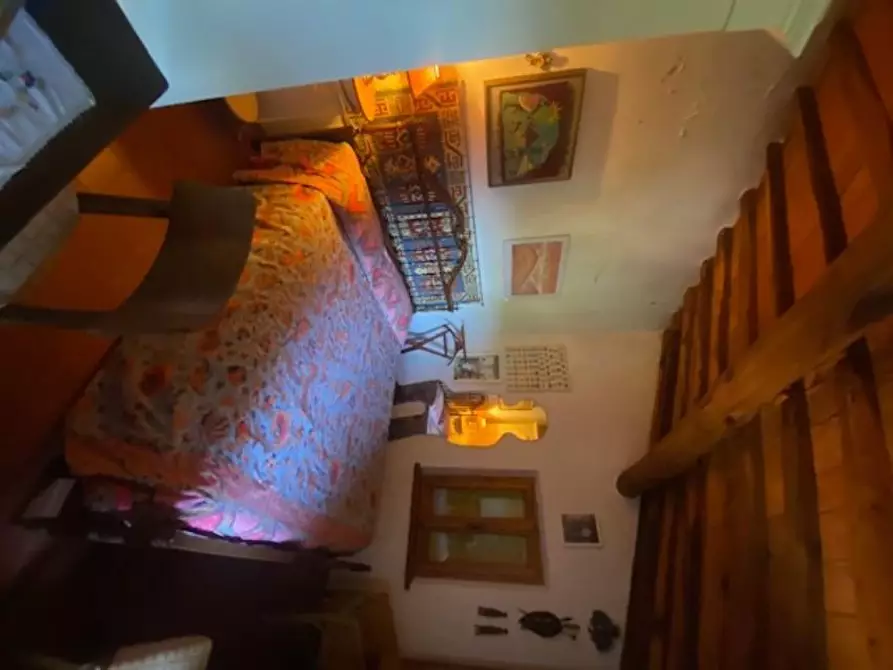 Immagine 23 di Casa colonica in vendita  a Lucca