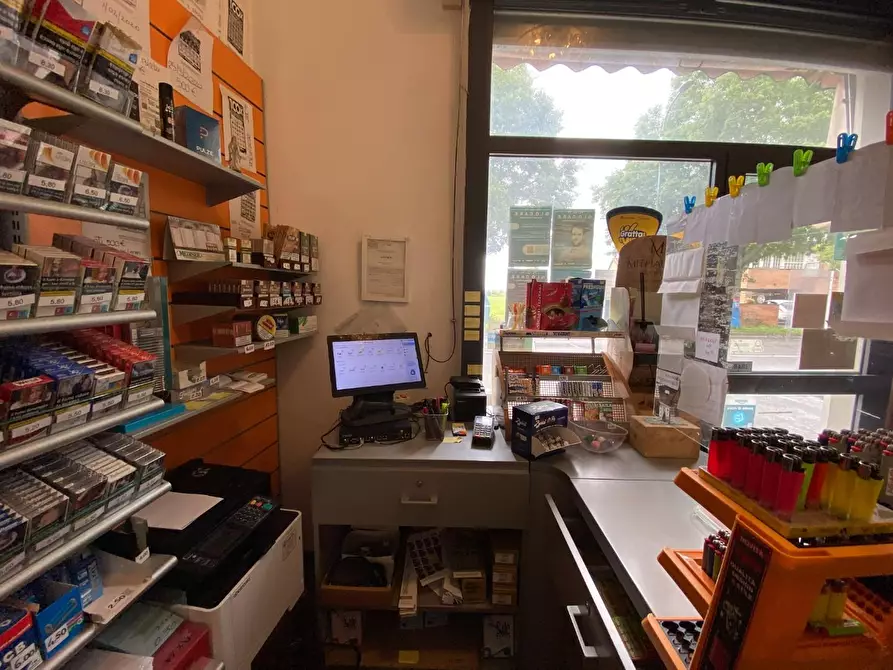Immagine 28 di Attività commerciale in vendita  a Pisa
