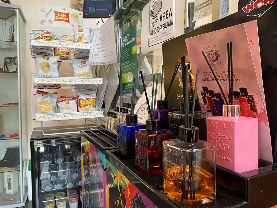 Immagine 14 di Attività commerciale in vendita  a Pisa