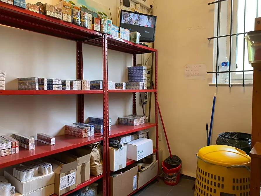 Immagine 43 di Attività commerciale in vendita  a Pisa