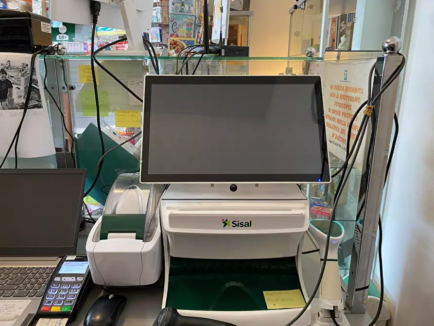 Immagine 18 di Attività commerciale in vendita  a Pisa