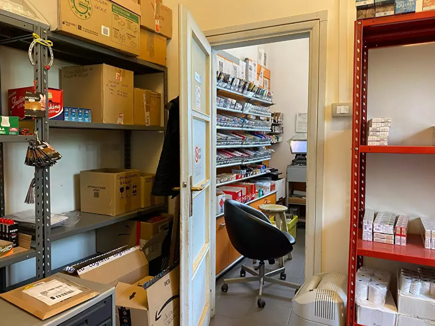 Immagine 42 di Attività commerciale in vendita  a Pisa