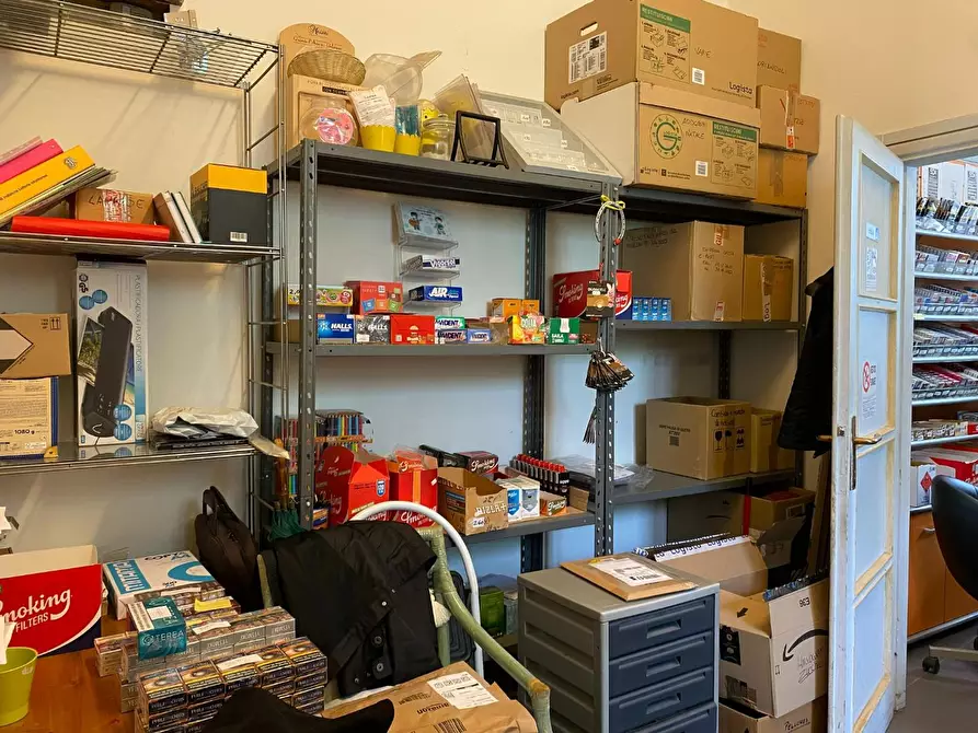Immagine 44 di Attività commerciale in vendita  a Pisa