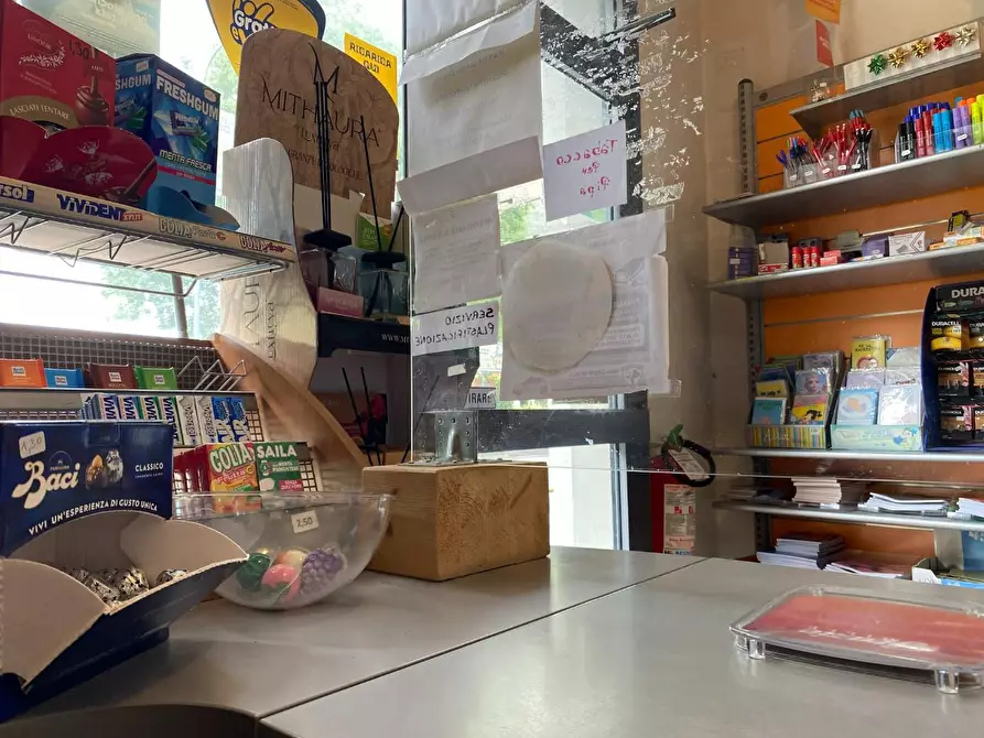 Immagine 15 di Attività commerciale in vendita  a Pisa
