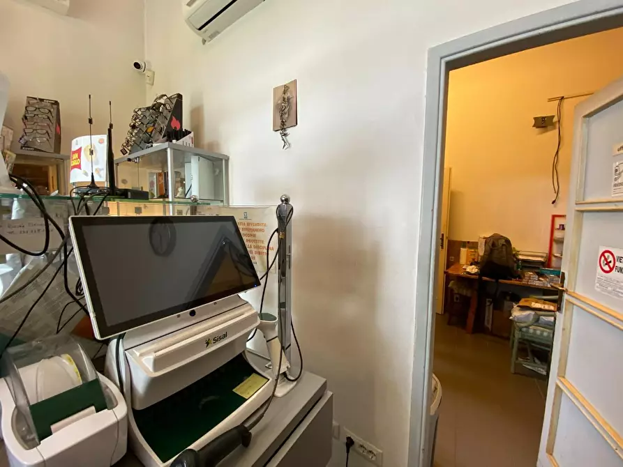 Immagine 25 di Attività commerciale in vendita  a Pisa