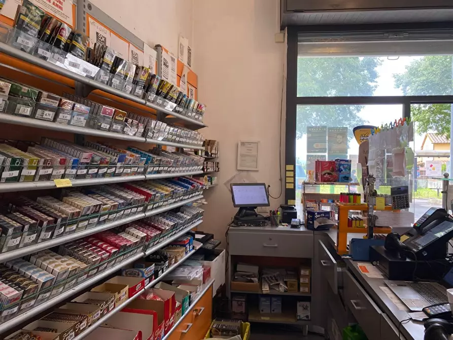 Immagine 40 di Attività commerciale in vendita  a Pisa