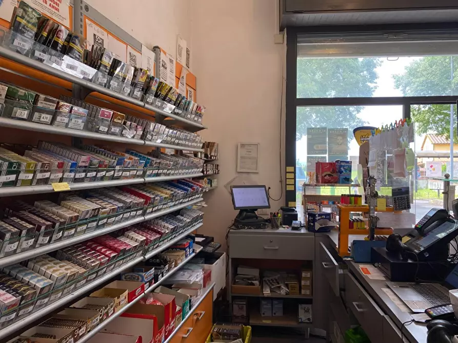 Immagine 39 di Attività commerciale in vendita  a Pisa
