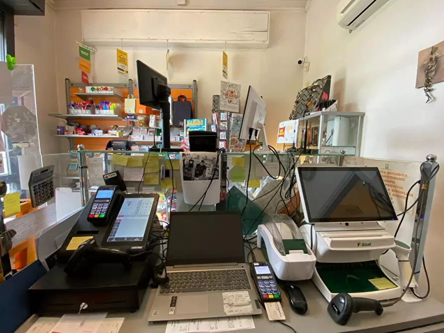 Immagine 24 di Attività commerciale in vendita  a Pisa