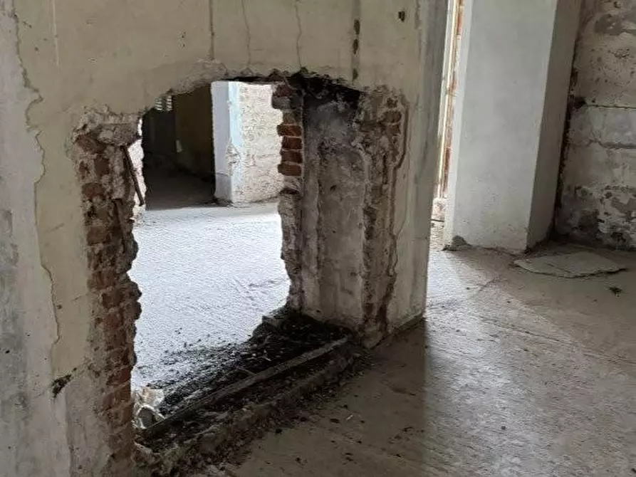Immagine 12 di Appartamento in vendita  a Locate Di Triulzi