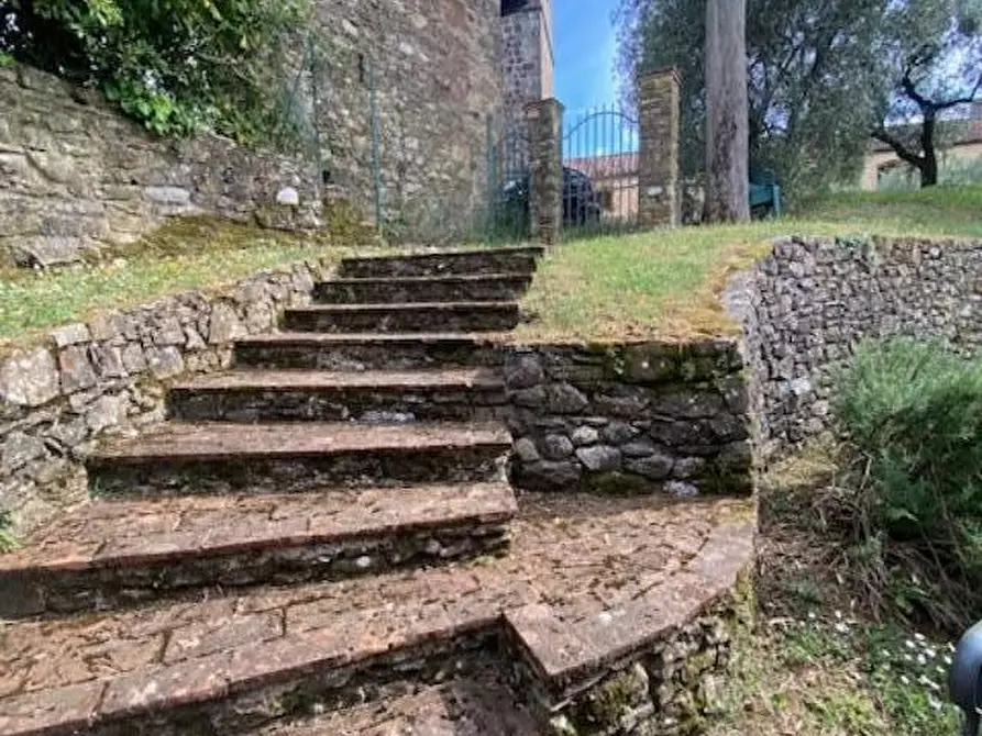 Immagine 22 di Rustico / casale in vendita  a Lucca