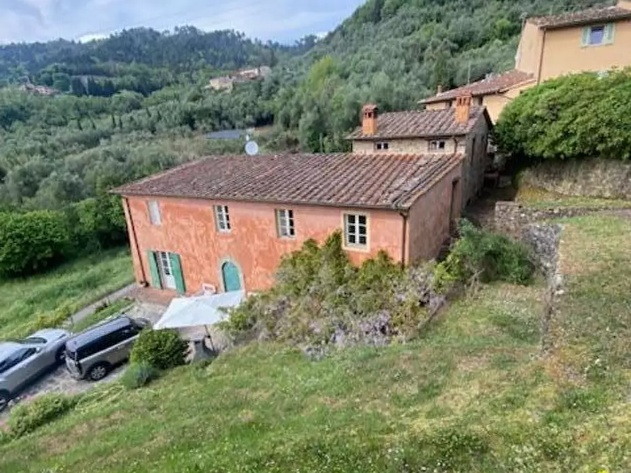 Immagine 25 di Rustico / casale in vendita  a Lucca