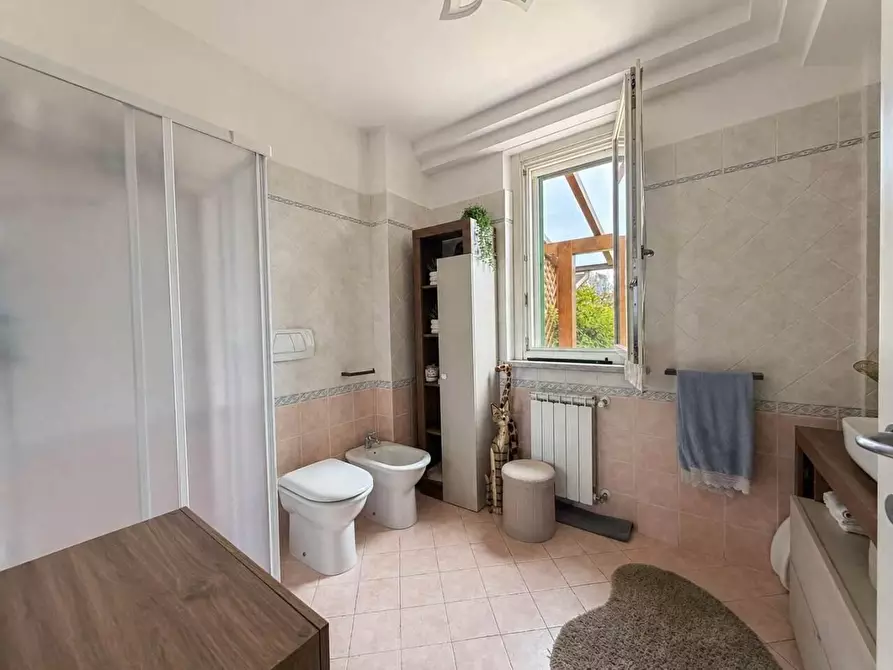Immagine 8 di Casa semindipendente in vendita  a Castelnuovo Magra