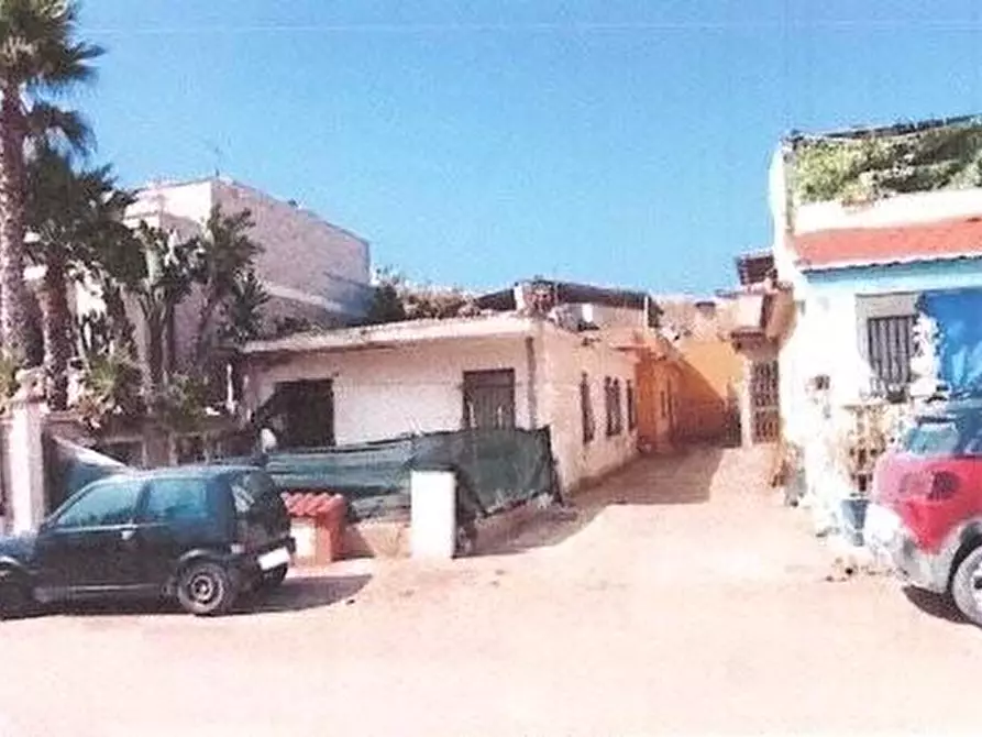 Immagine 2 di Villa in vendita  a Vittoria