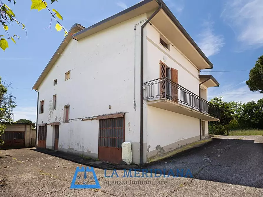 Immagine 3 di Casa indipendente in vendita  a Lamporecchio