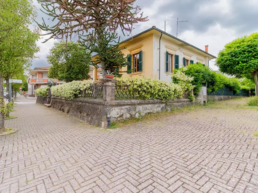 Immagine 2 di Villa in vendita  a Castelfranco Di Sotto
