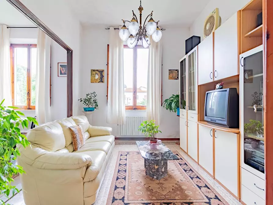 Immagine 28 di Villa in vendita  a Castelfranco Di Sotto