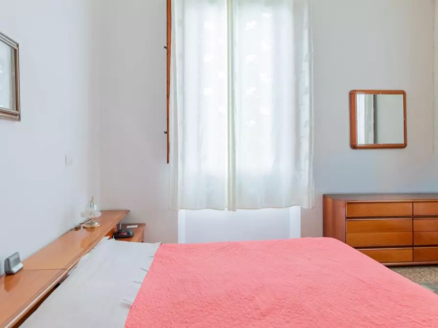 Immagine 15 di Villa in vendita  a Castelfranco Di Sotto