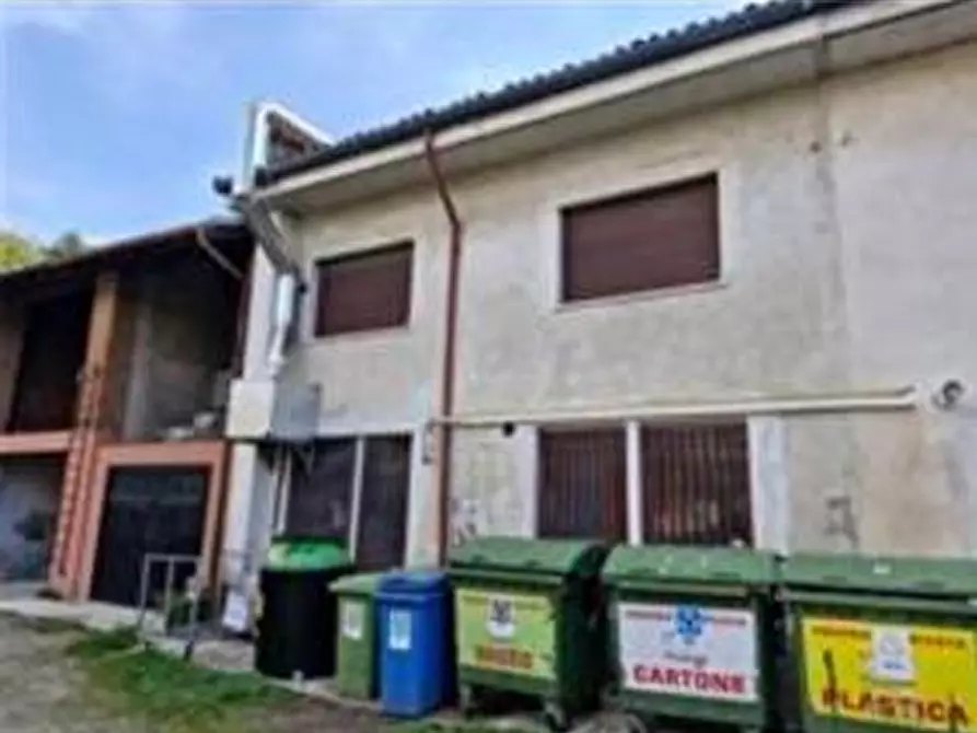 Immagine 1 di Magazzino in vendita  a Castano Primo