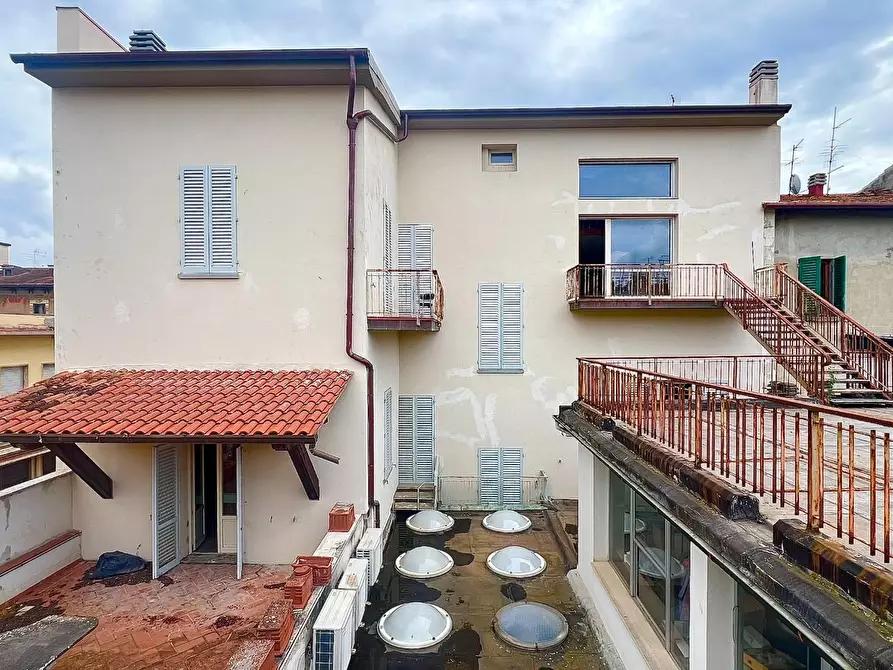 Immagine 10 di Villa in vendita  a Empoli