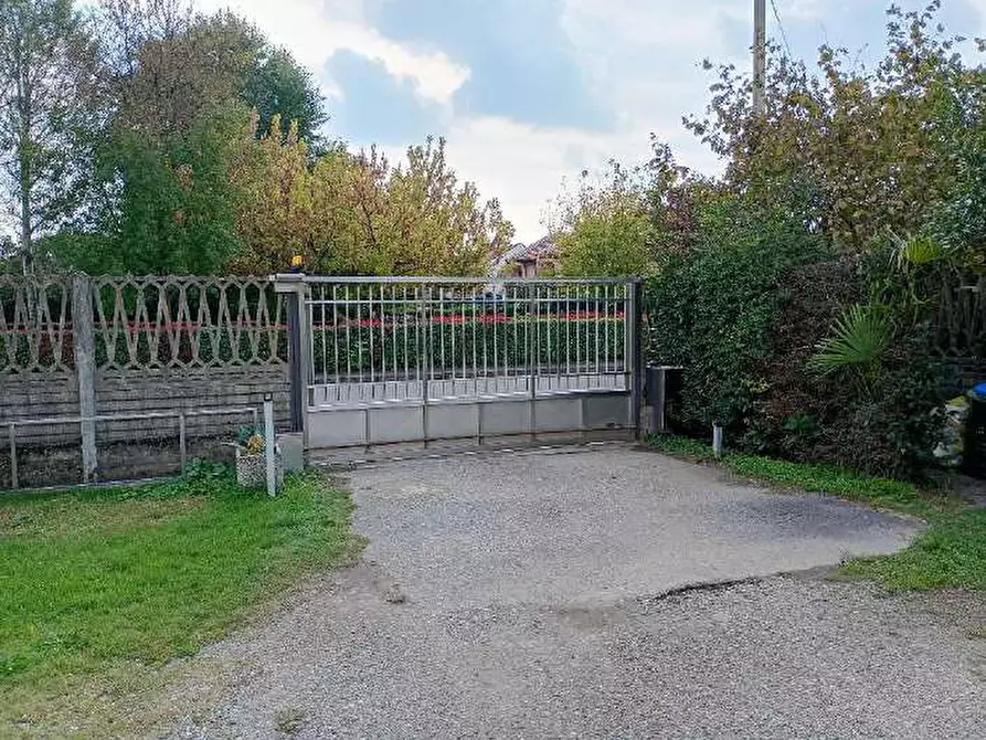 Immagine 16 di Appartamento in vendita  a Lonate Pozzolo