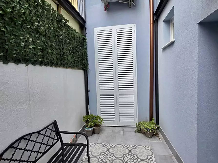Immagine 38 di Villa in vendita  a Viareggio