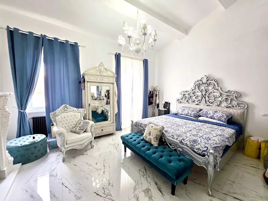 Immagine 14 di Villa in vendita  a Viareggio