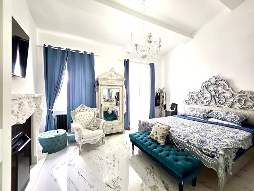 Immagine 13 di Villa in vendita  a Viareggio