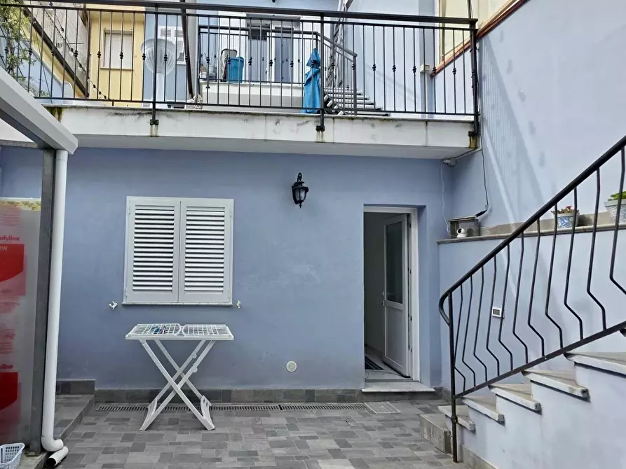 Immagine 37 di Villa in vendita  a Viareggio