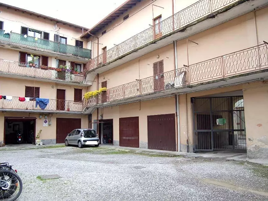Immagine 2 di Negozio in vendita  a Seriate