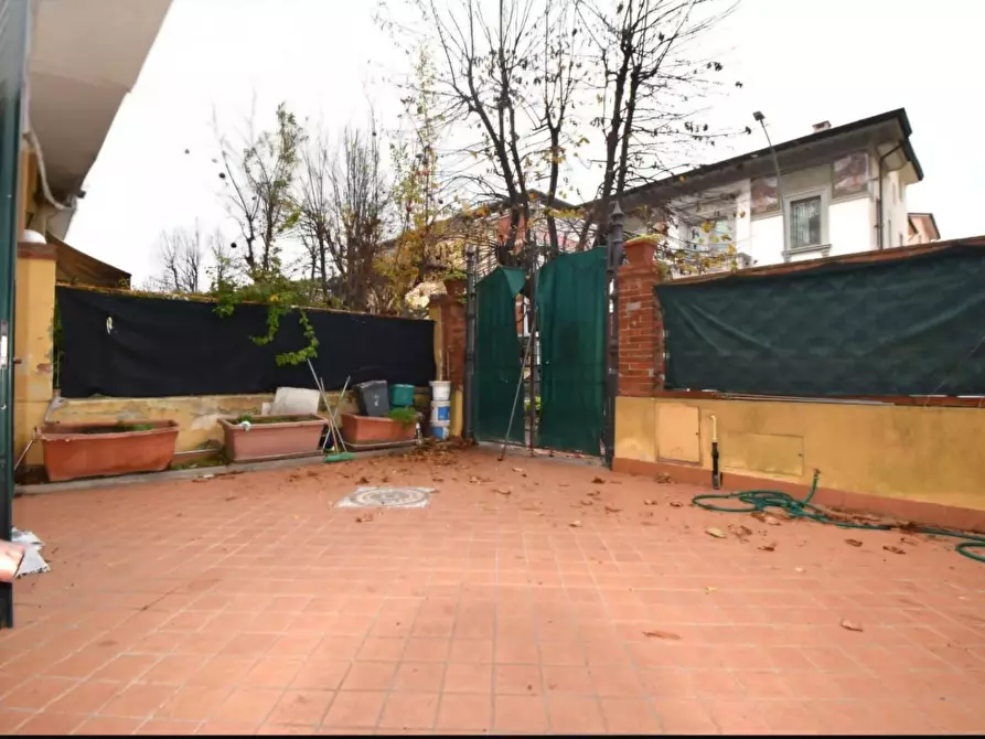 Immagine 4 di Villa in vendita  a Viareggio