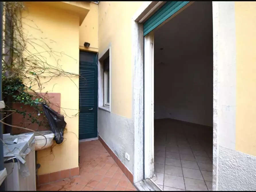 Immagine 10 di Villa in vendita  a Viareggio