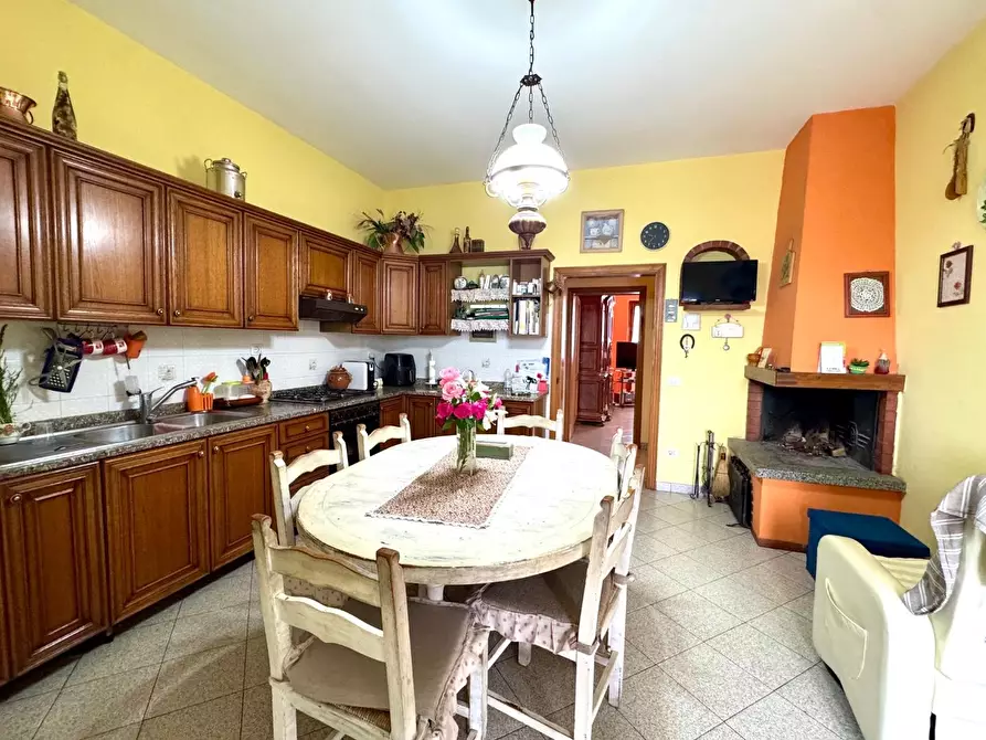 Immagine 8 di Appartamento in vendita  a Empoli