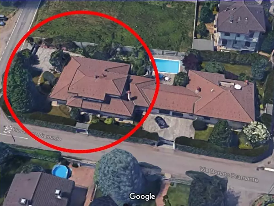 Immagine 2 di Villa in vendita  a Gorla Minore