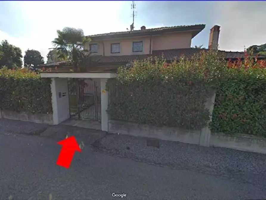 Immagine 5 di Villa in vendita  a Gorla Minore