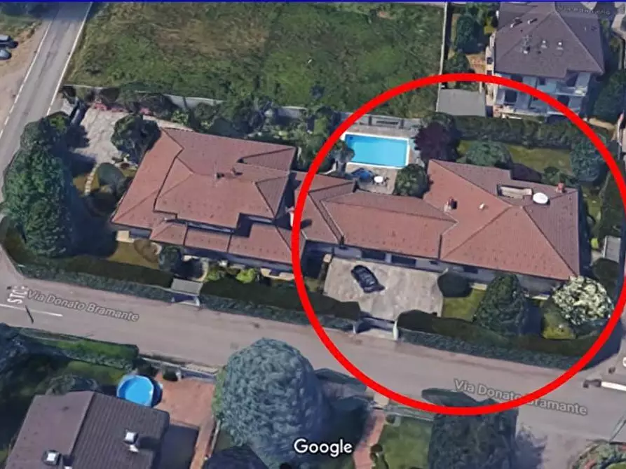 Immagine 2 di Villa in vendita  a Gorla Minore