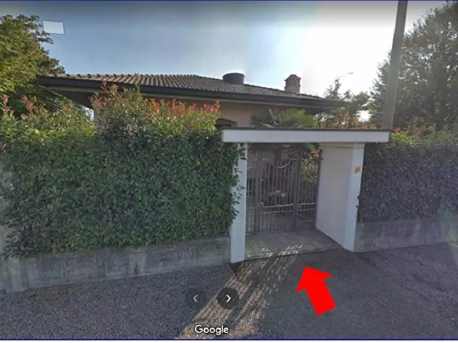 Immagine 4 di Villa in vendita  a Gorla Minore