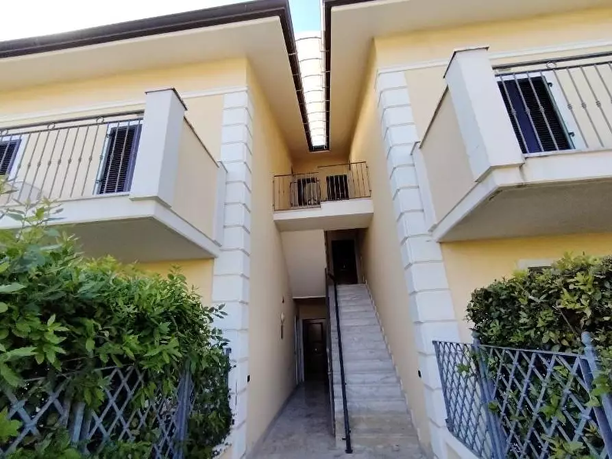 Immagine 17 di Appartamento in vendita  a Massa