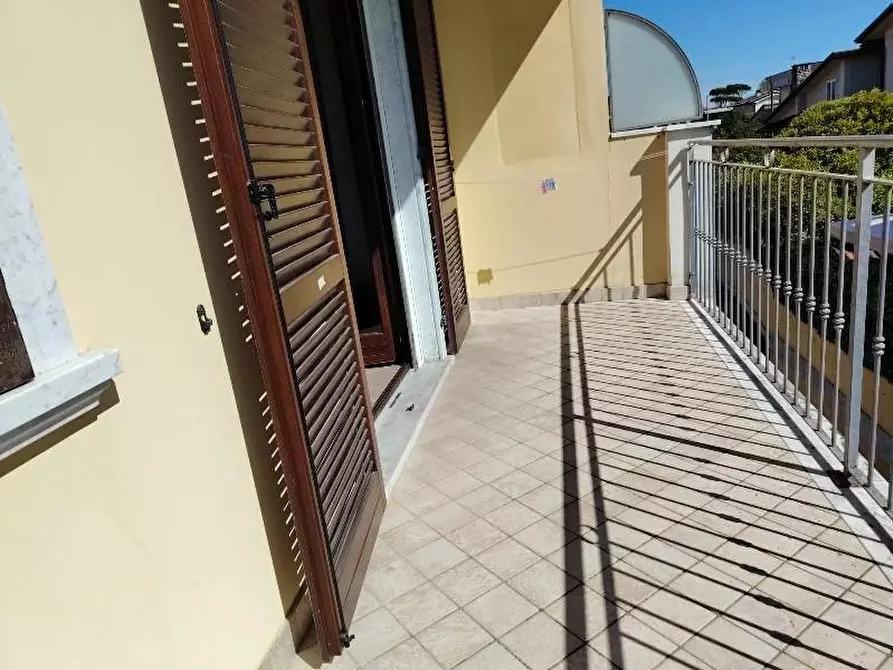 Immagine 3 di Appartamento in vendita  a Massa