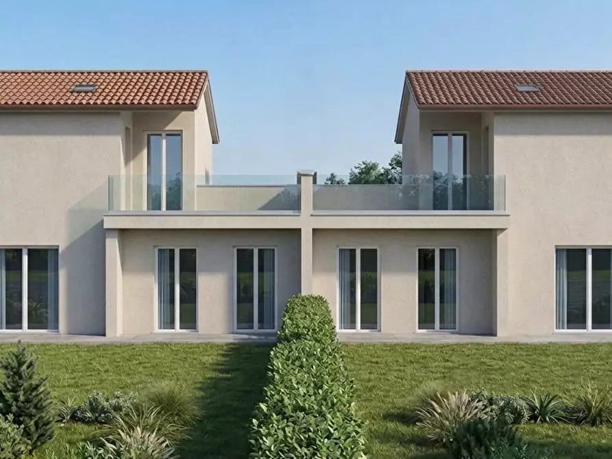 Immagine 2 di Casa bifamiliare in vendita  a Capannori