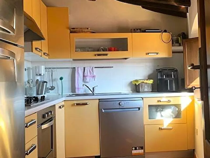 Immagine 6 di Appartamento in vendita  a Massa E Cozzile
