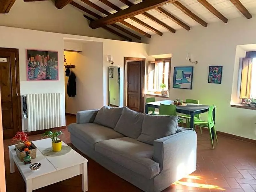Immagine 10 di Appartamento in vendita  a Massa E Cozzile