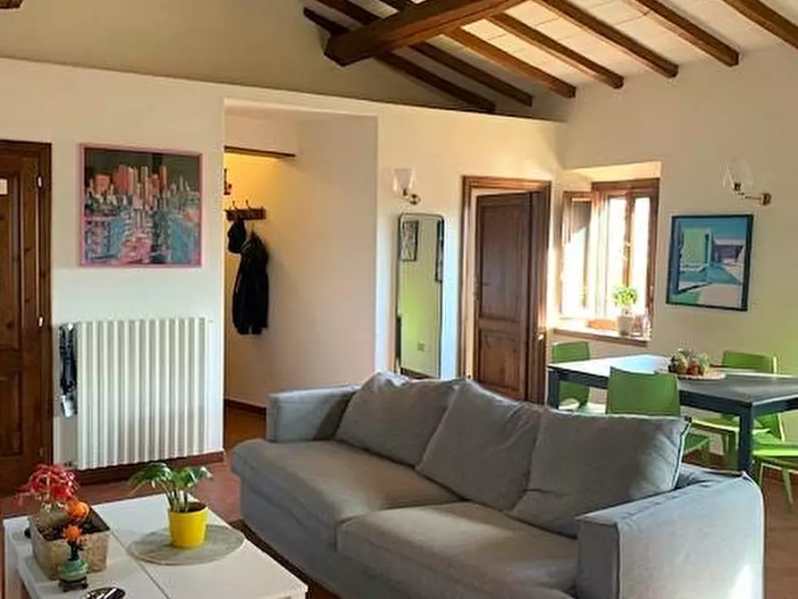 Immagine 1 di Appartamento in vendita  a Massa E Cozzile