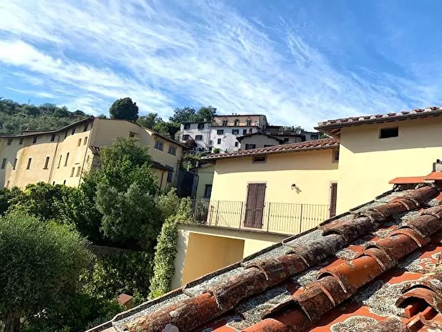 Immagine 15 di Appartamento in vendita  a Massa E Cozzile