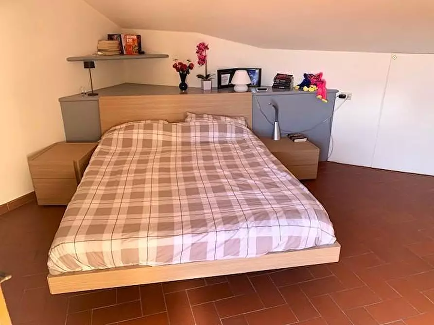 Immagine 11 di Appartamento in vendita  a Massa E Cozzile