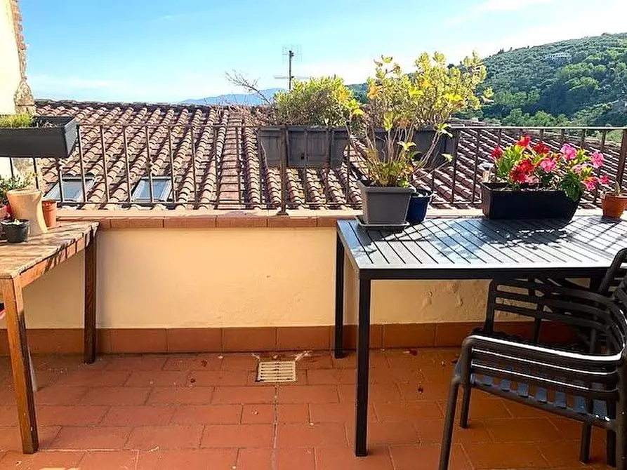 Immagine 14 di Appartamento in vendita  a Massa E Cozzile